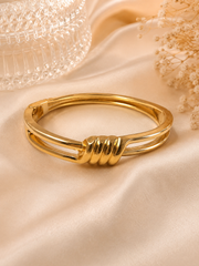 Golden Ribbed Knot Cuff Bracelet