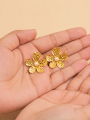 Bloom Pearl Gold Flower Stud Earrings – Anti Tarnish Stainless Steel