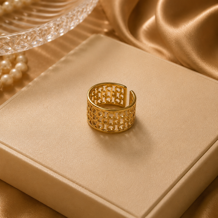 Luxe Golden Circle Cutwork Statement Ring for Women