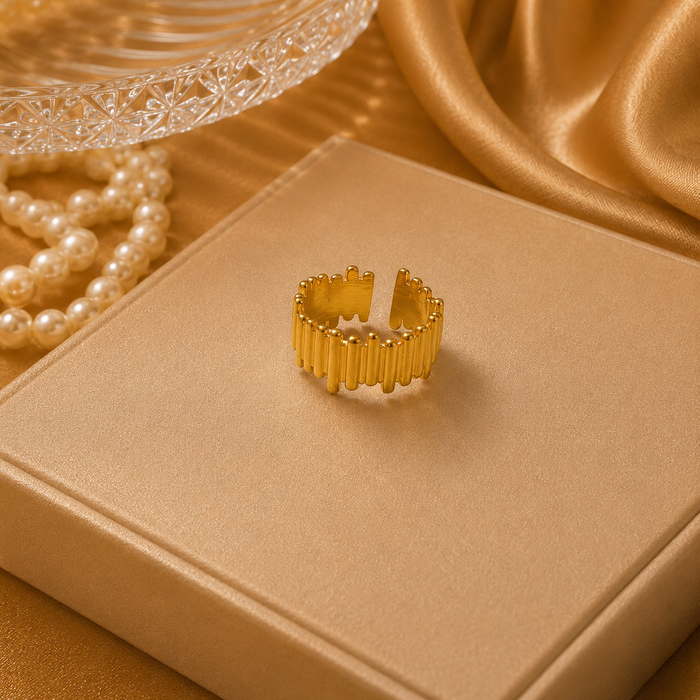 Luxe Ribbed Gold Statement Ring for Women