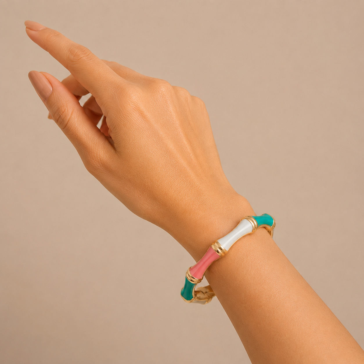 Luxe Bamboo Enamel Gold-Tone Bangle – Statement Hinged Bracelet