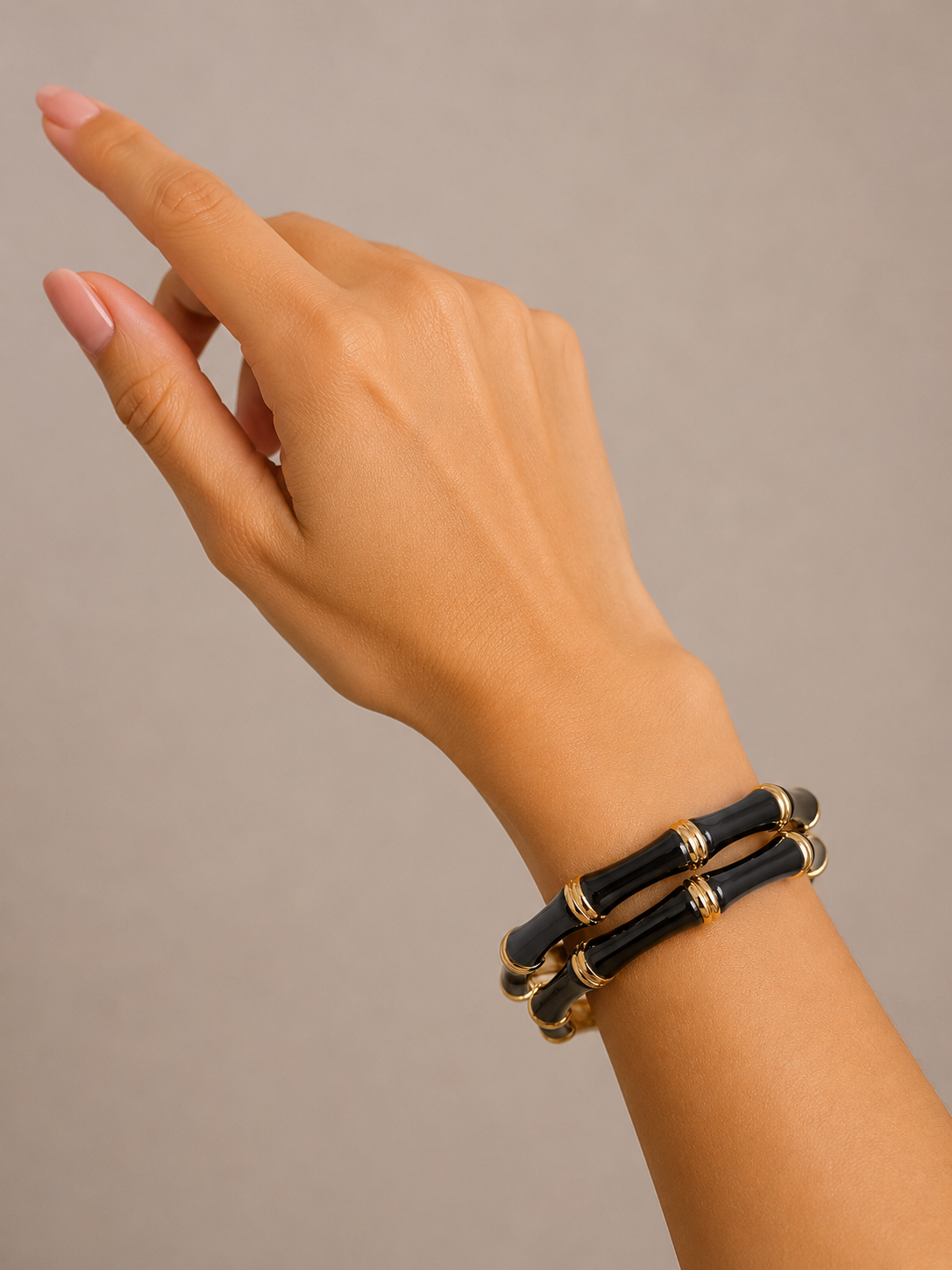 Luxe Bamboo Enamel Gold-Tone Bangle – Statement Hinged Bracelet