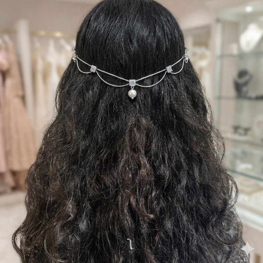 Curves Pearl Hairlet