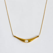 Luna Pearl Curve Necklace