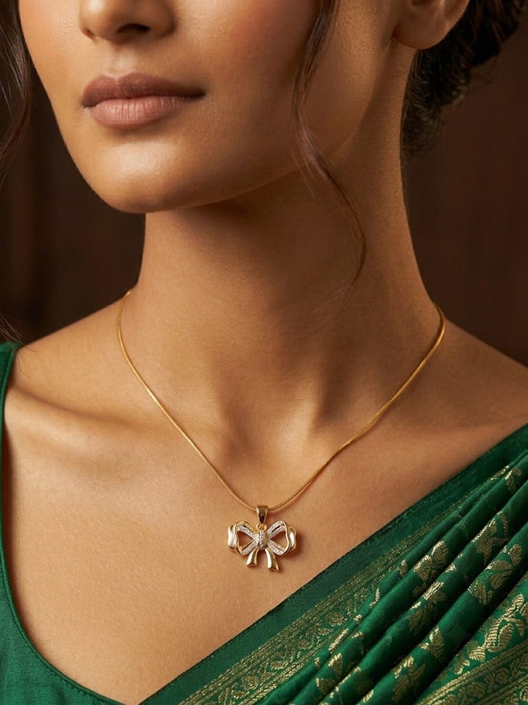 Éclat Bow Pendant