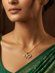 Éclat Bow Pendant