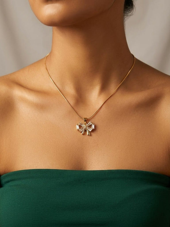 Éclat Bow Pendant