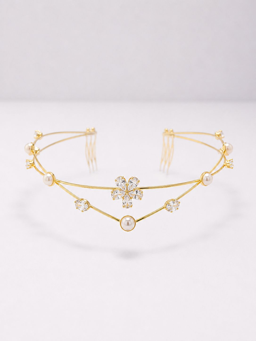Single flower AD Pearl Hairlet (Golden and silver)